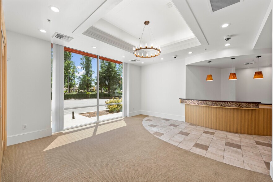 1382 Blue Oaks Blvd, Roseville, CA à louer - Photo intérieure – Image 3 sur 21