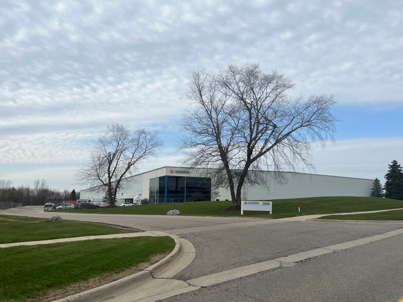 2640 Northridge Dr, Walker, MI à louer - Photo de l’immeuble – Image 1 sur 6