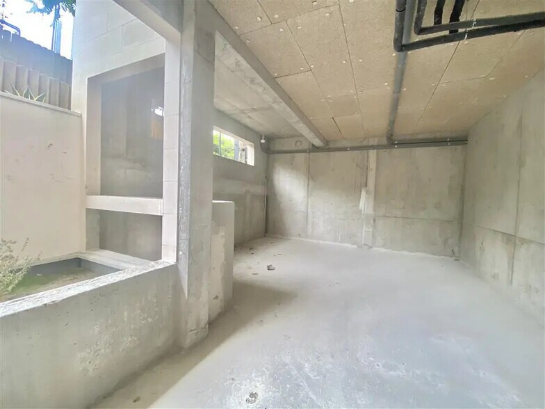 Local commercial dans Clichy à louer - Photo de l’immeuble – Image 3 sur 7