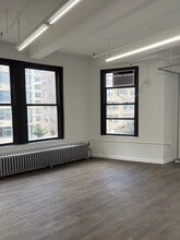 325 W 38th St, New York, NY à louer Photo intérieure– Image 2 sur 6