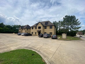 200 Village Dr, Pelham, AL à vendre Photo intérieure– Image 1 sur 15