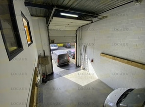 Local d’activités dans Saint-Ouen-l'Aumône à louer Photo intérieure– Image 2 sur 9