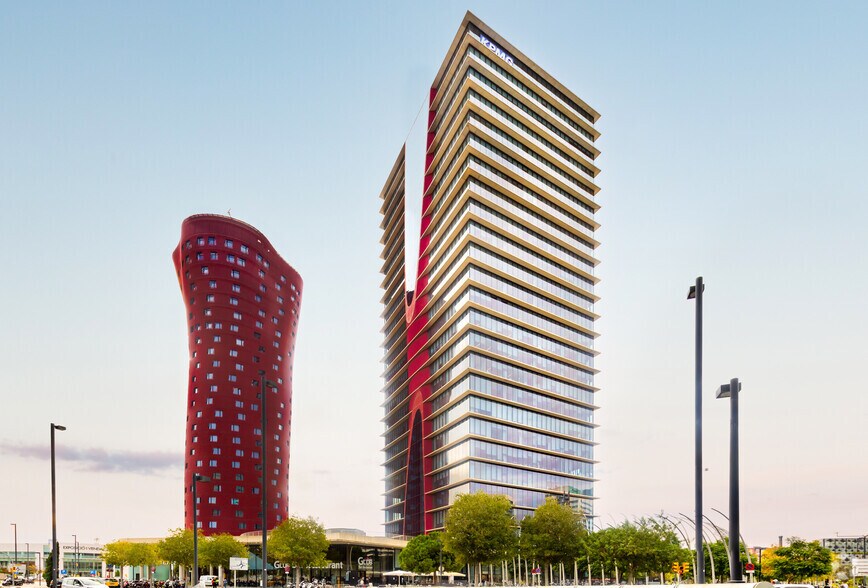 Plaça Europa, 41-43, L'Hospitalet de Llobregat, Barcelona à louer - Photo de l’immeuble – Image 2 sur 10