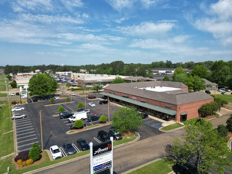 1490 W Government St, Brandon, MS à louer - Photo de l’immeuble – Image 2 sur 4