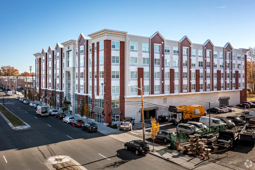 240 W Westfield Ave, Roselle Park, NJ à louer - Photo de l’immeuble – Image 2 sur 34