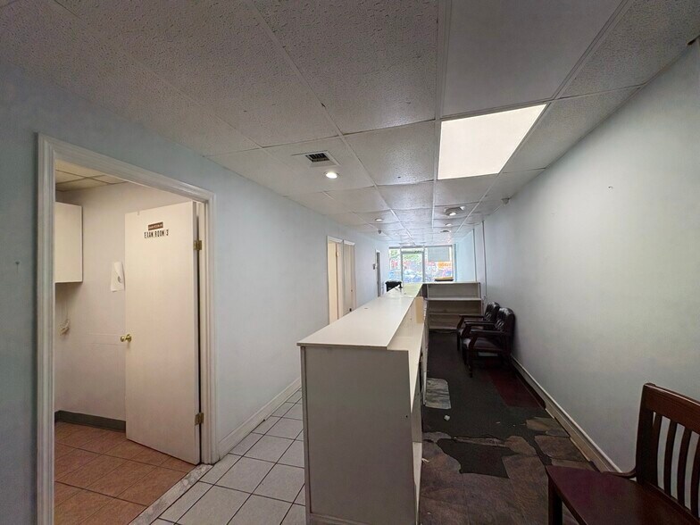 3078-30100 51st St, Woodside, NY à louer - Photo de l’immeuble – Image 3 sur 8