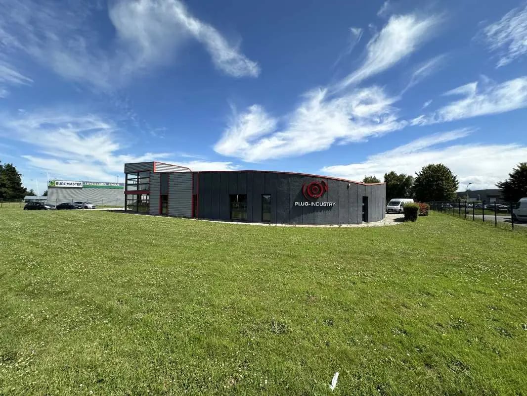 Local d'activités dans Martin-Église à vendre Photo de l’immeuble– Image 1 sur 15