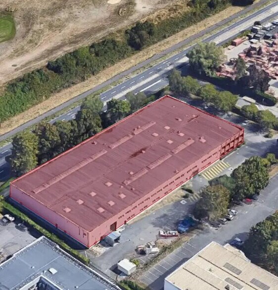 Industriel/Logistique dans Buc à vendre - Photo de l’immeuble – Image 2 sur 6