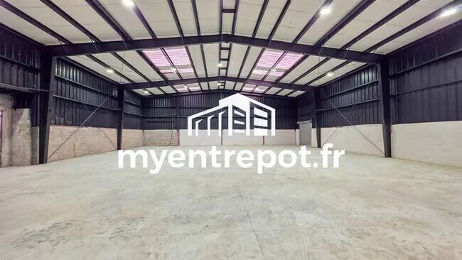 Plus de détails pour Avenue Des Paluds, Aubagne - Industriel/Logistique à louer