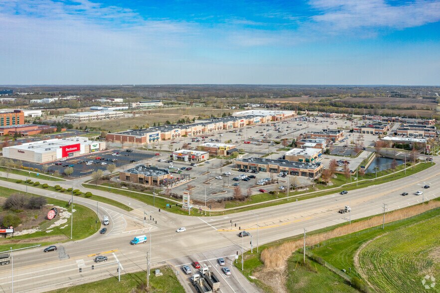 2550 N Sutton Rd, Hoffman Estates, IL à louer - Aérien – Image 3 sur 5