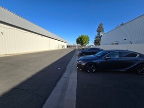 2920 Landco Rd, Bakersfield, CA à louer Photo intérieure– Image 2 sur 7