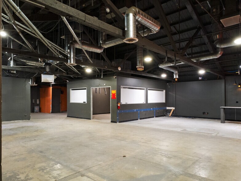 7402 W Sunset Blvd, Los Angeles, CA à vendre - Photo de l’immeuble – Image 2 sur 6