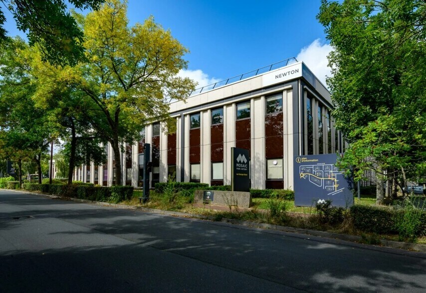 1 Rue Georges Besse, Antony à louer - Photo de l’immeuble – Image 3 sur 3