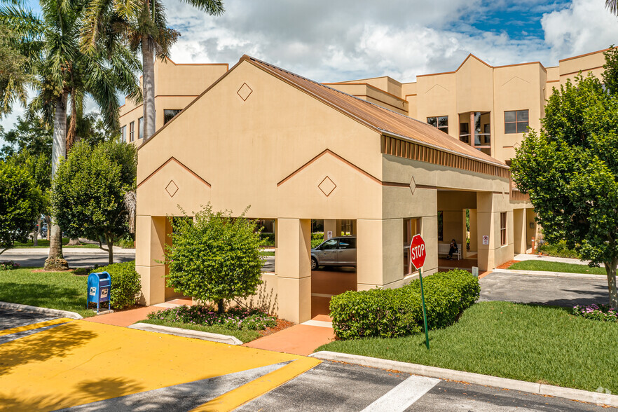 1905 Clint Moore Rd, Boca Raton, FL à louer - Photo de l’immeuble – Image 3 sur 5