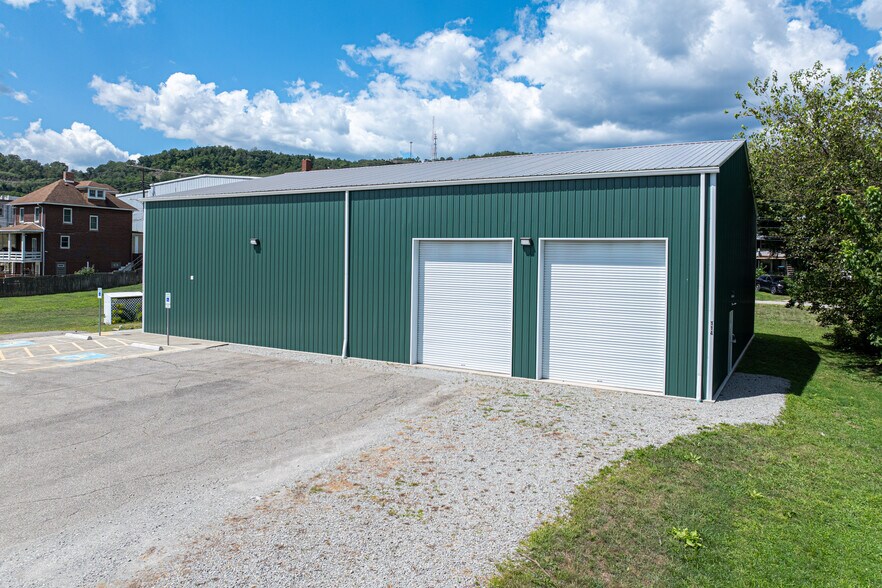 114 W 6th Ave, Tarentum, PA à vendre - Photo de l’immeuble – Image 2 sur 4