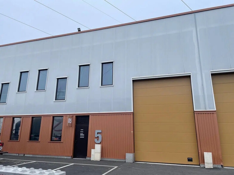 2 Rue Des Verts Buissons, Le Coudray-Montceaux à louer - Photo de l’immeuble – Image 2 sur 5