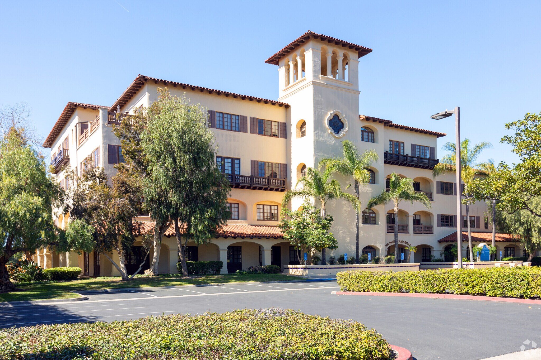 760 Paseo Camarillo, Camarillo, CA à louer Photo principale– Image 1 sur 7