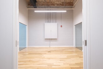 1 Bridge St, Irvington, NY à louer Photo intérieure– Image 2 sur 6