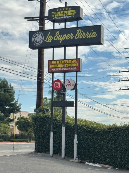 11241 Beach Blvd, Stanton, CA à louer - Photo de l’immeuble – Image 2 sur 16