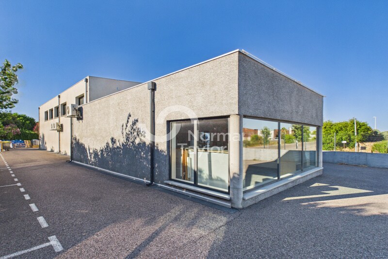Local commercial dans Perpignan à louer - Photo de l’immeuble – Image 1 sur 12