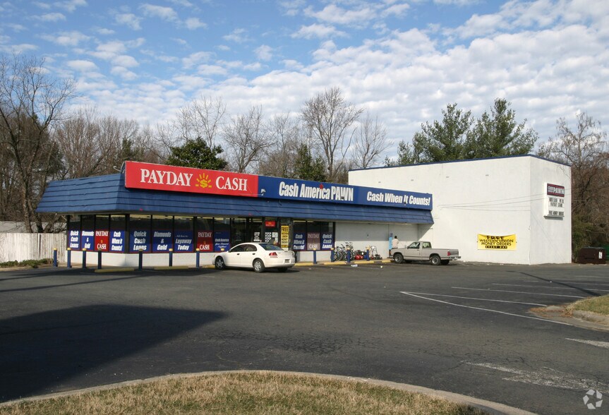 3800 Leo St, Winston-Salem, NC à louer - Photo de l’immeuble – Image 3 sur 4