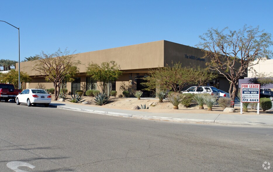39249 Leopard St, Palm Desert, CA à louer - Photo de l’immeuble – Image 2 sur 17