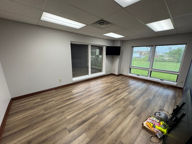 808 Ley Rd, Fort Wayne, IN à louer - Photo de l’immeuble – Image 3 sur 13