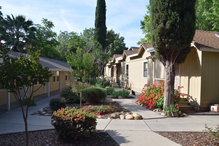 2115-2135 Waldon St, Redding, CA à vendre - Photo principale – Image 1 sur 23