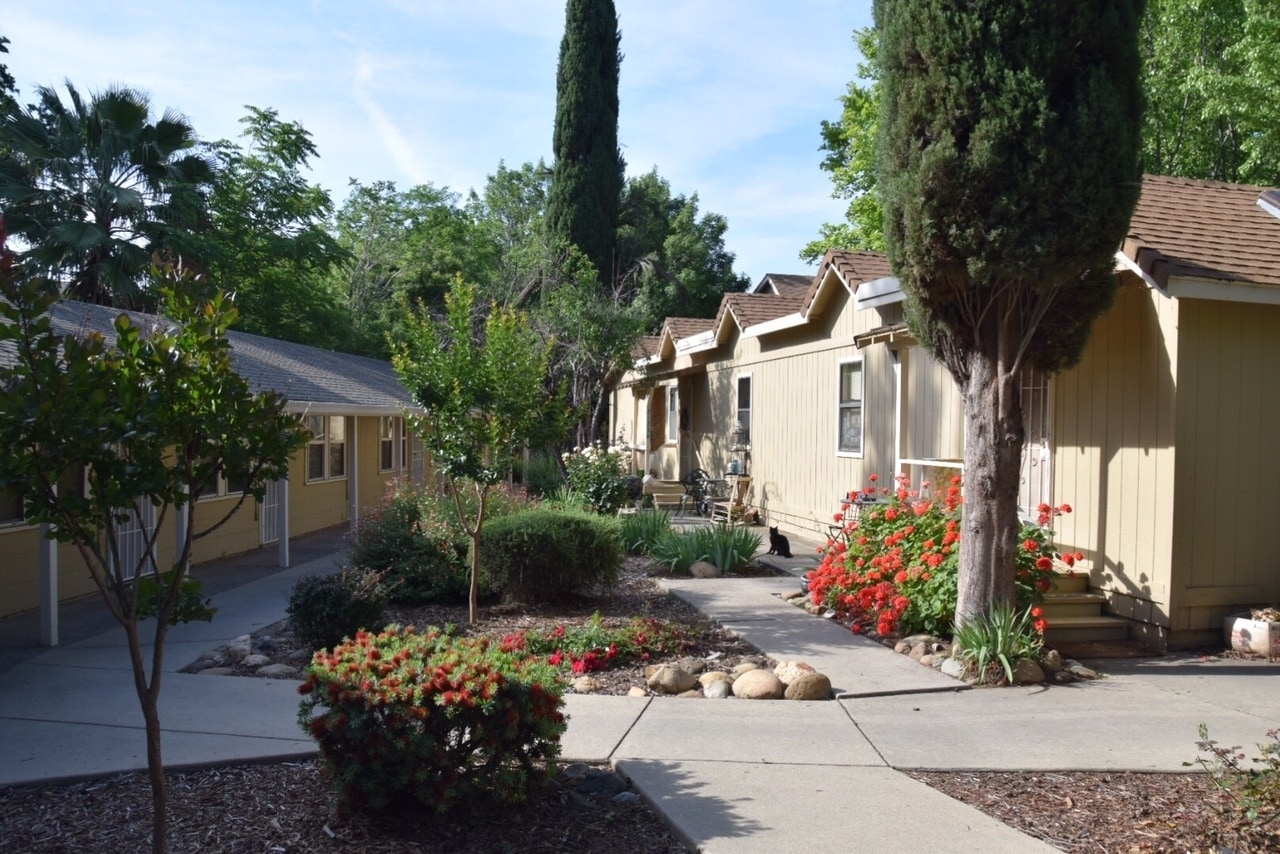 2115-2135 Waldon St, Redding, CA à vendre Photo principale– Image 1 sur 24