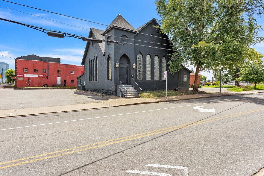 1703 A Jo Johnston Ave, Nashville, TN à vendre - Photo de l’immeuble – Image 2 sur 23