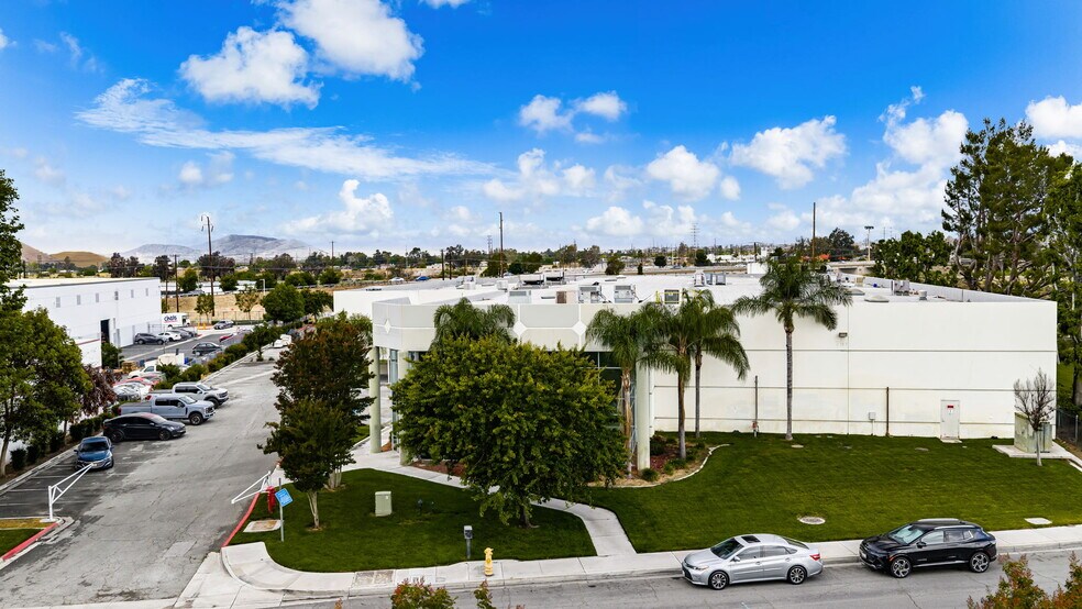 751 Via Lata, Colton, CA à vendre - Photo de l’immeuble – Image 2 sur 50