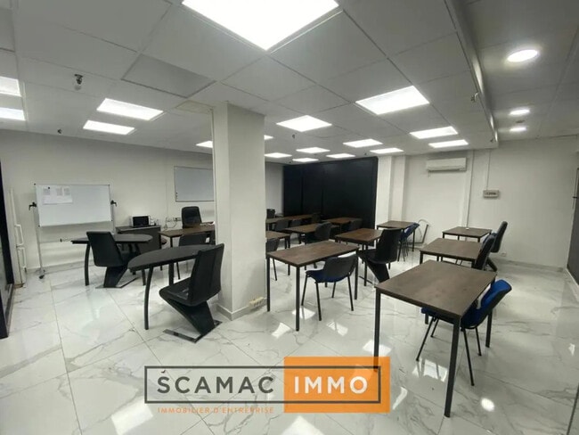 Plus de détails pour Local commercial à vendre