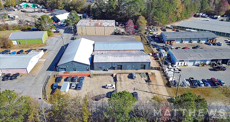 MULTI-TENANT INDUSTRIAL portefeuille de 3 biens à vendre sur LoopNet.fr Photo de l’immeuble– Image 1 sur 4