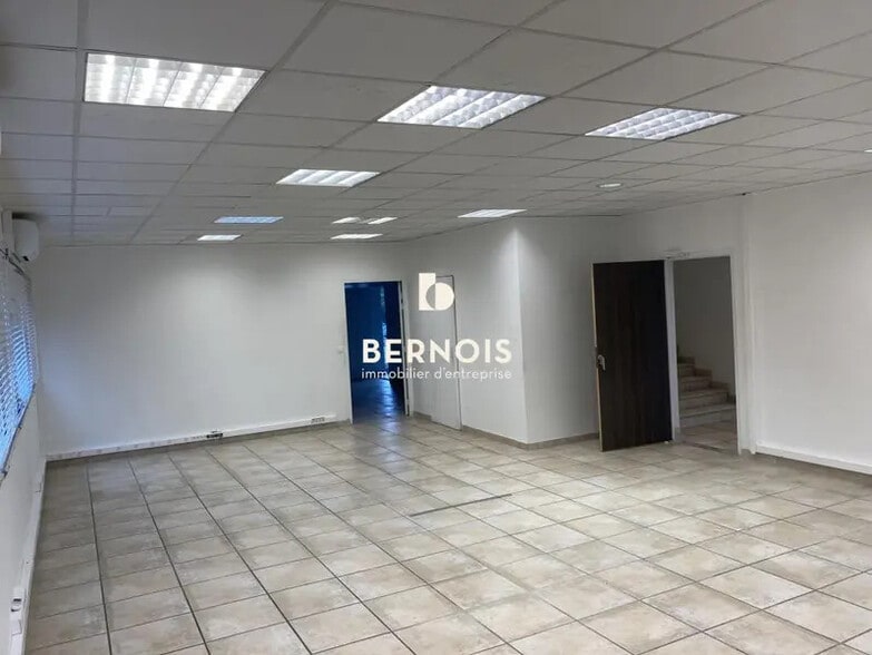 Bureau dans La Seyne-sur-Mer à louer - Photo intérieure – Image 3 sur 5