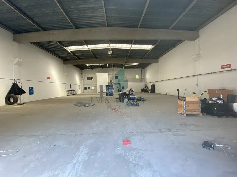 Local d’activités dans SAINT-OUEN-L'AUMONE à louer Photo de l’immeuble– Image 1 sur 3