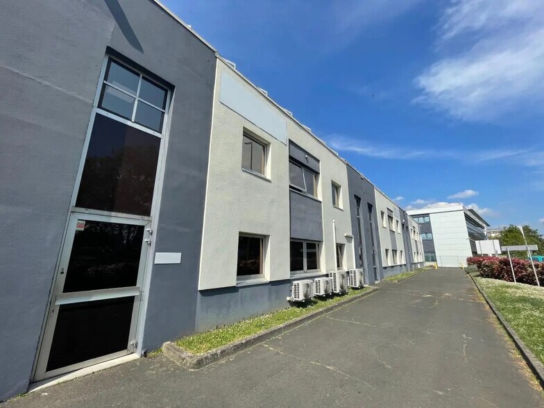 13/21 Quai Des Grésillons, Gennevilliers à louer - Photo de l’immeuble – Image 1 sur 16