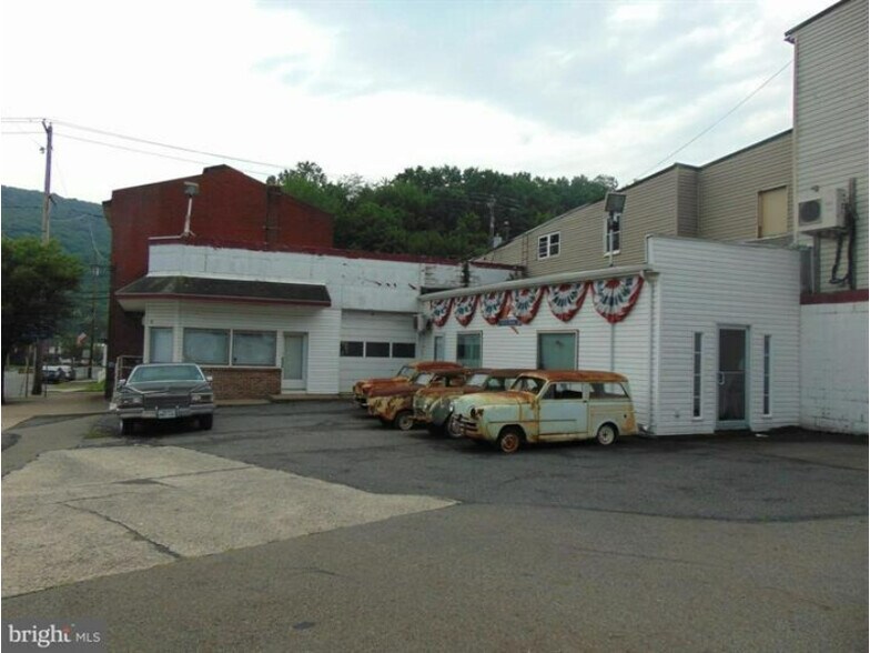 300 Centre St, Ashland, PA à vendre - Photo de l’immeuble – Image 2 sur 9