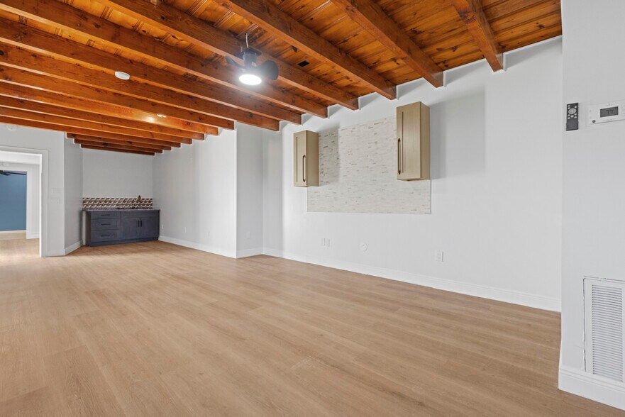 407 SE Ocean Blvd, Stuart, FL à louer - Photo de l’immeuble – Image 1 sur 16