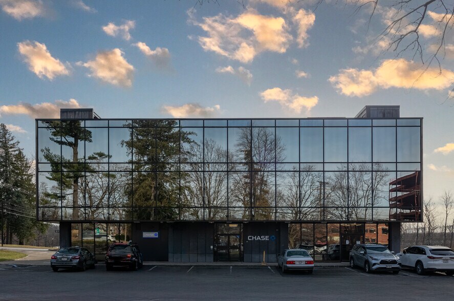 501 Chestnut Ridge Rd, Spring Valley, NY à louer - Photo de l’immeuble – Image 3 sur 12