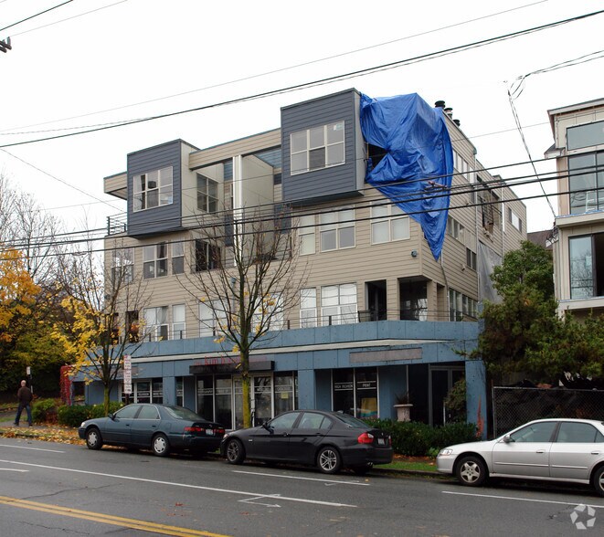 2044 Eastlake Ave, Seattle, WA à louer - Photo de l’immeuble – Image 2 sur 31