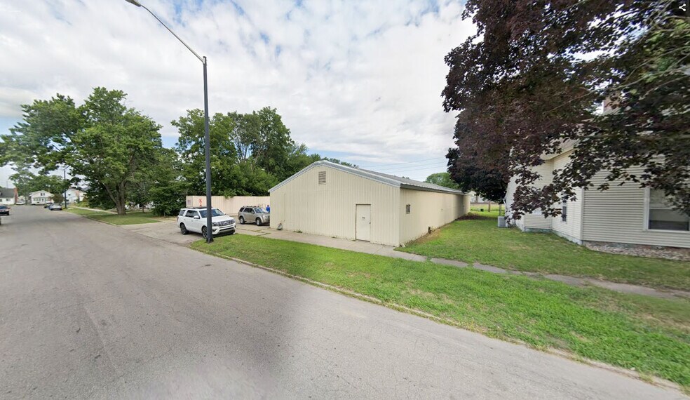 742 E 5th St, Mishawaka, IN à vendre - Photo de l’immeuble – Image 3 sur 14