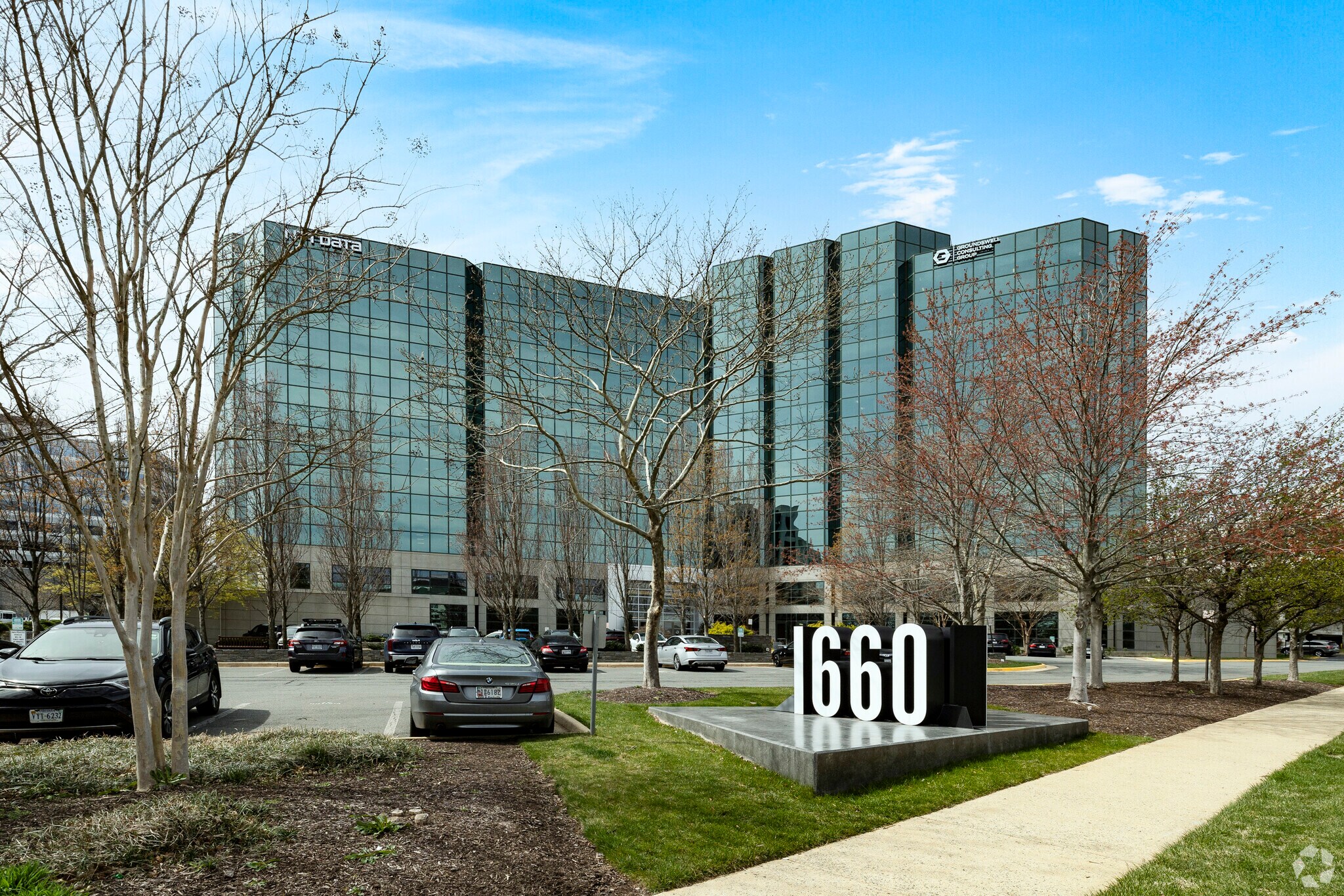 1660 International Dr, McLean, VA à louer Photo de l’immeuble– Image 1 sur 11