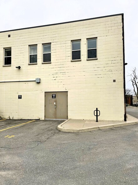 572-574 Princess St, Kingston, ON à louer - Photo de l’immeuble – Image 2 sur 4