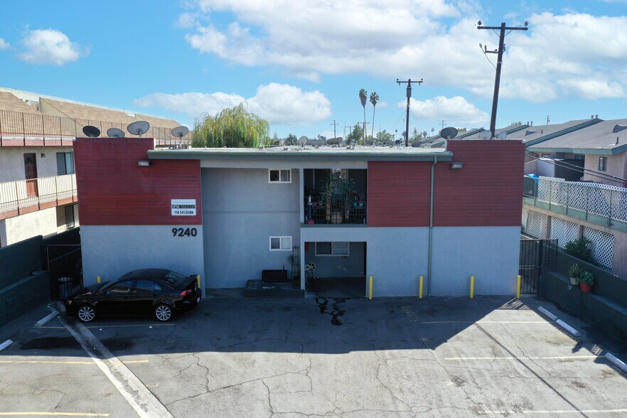 9240 Palm St, Bellflower, CA à vendre - Photo principale – Image 1 sur 4