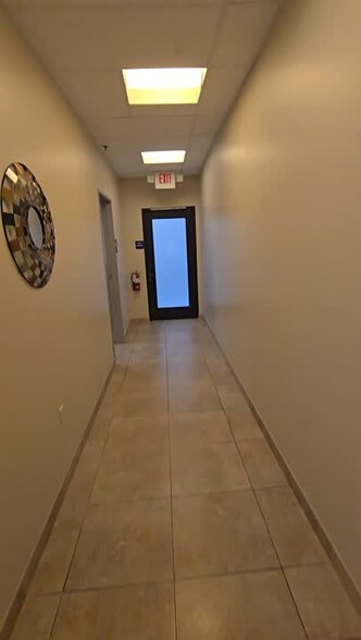 6216 Brockton Ave, Riverside, CA à louer - Vidéo sur l’annonce professionnelle – Image 2 sur 15