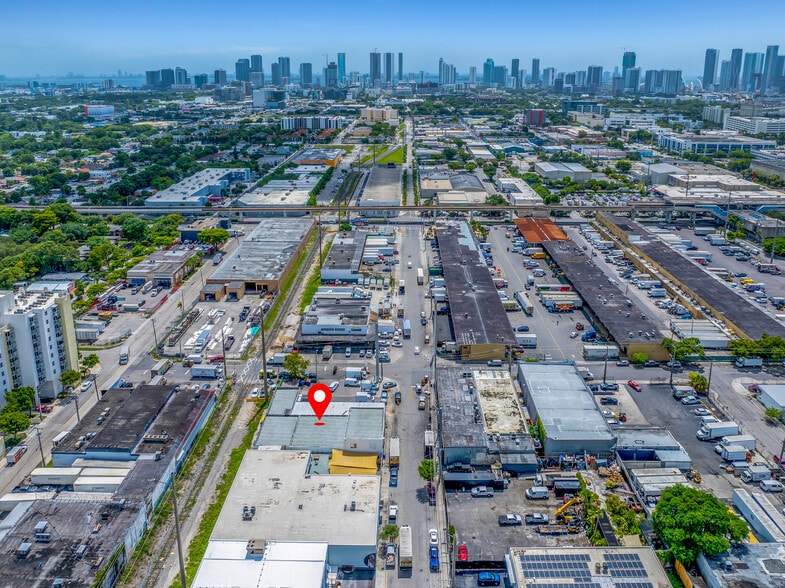 1305 NW 22nd St, Miami, FL à vendre - Photo de l’immeuble – Image 1 sur 57