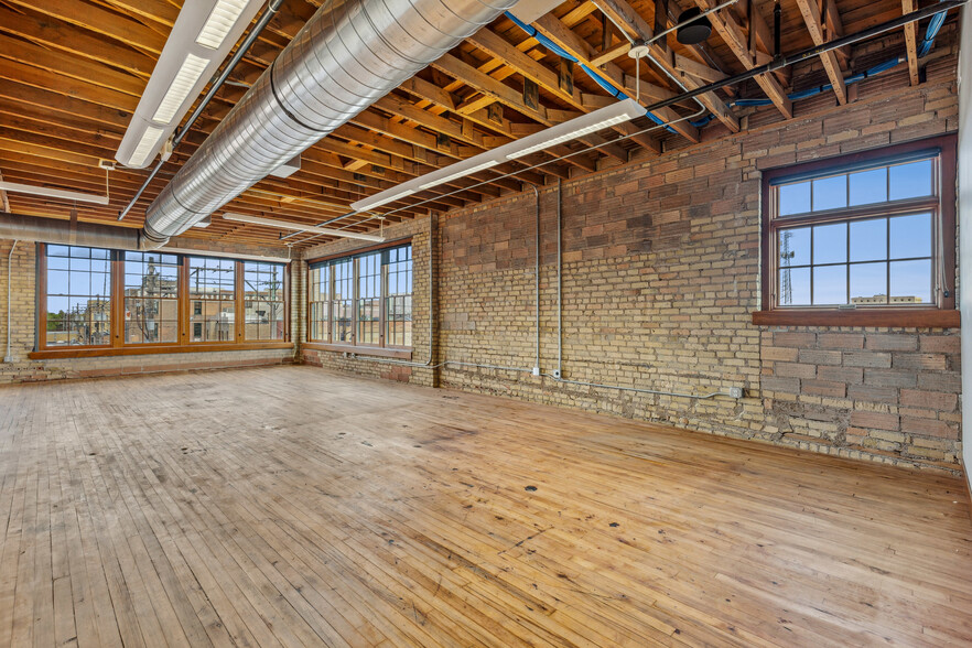 64 4th St N, Fargo, ND à vendre - Photo de l’immeuble – Image 3 sur 7