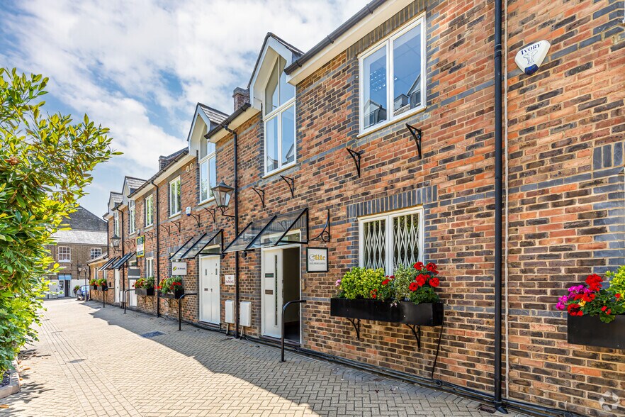 6 Tremadoc Rd, Londres à vendre - Photo de l’immeuble – Image 2 sur 12