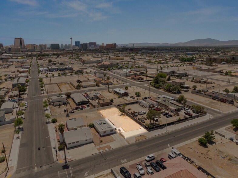 407 Harrison Ave, Las Vegas, NV à vendre - Photo de l’immeuble – Image 3 sur 15