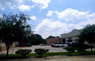 Plus de détails pour 30417 5th St, Fulshear, TX - Local d'activités à louer